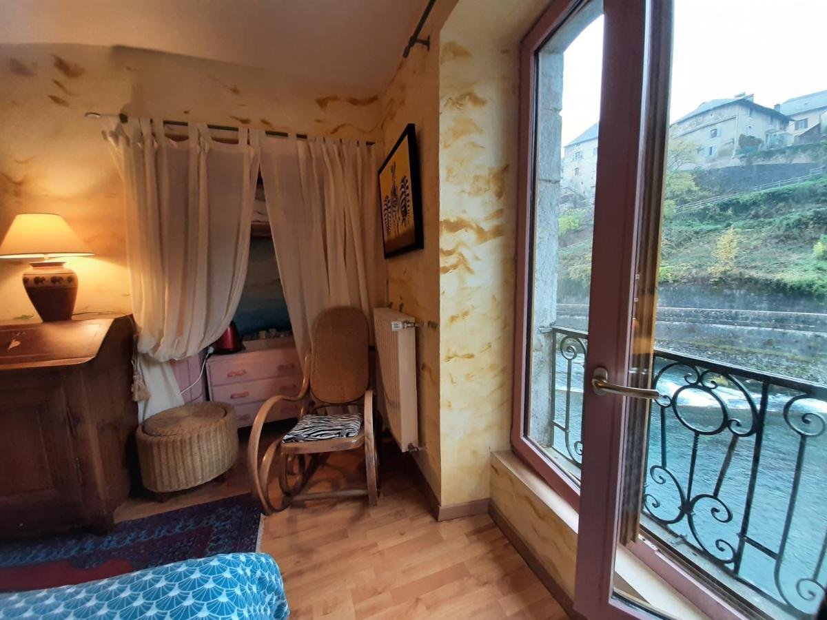 Au Fil De Lods Bed & Breakfast エクステリア 写真