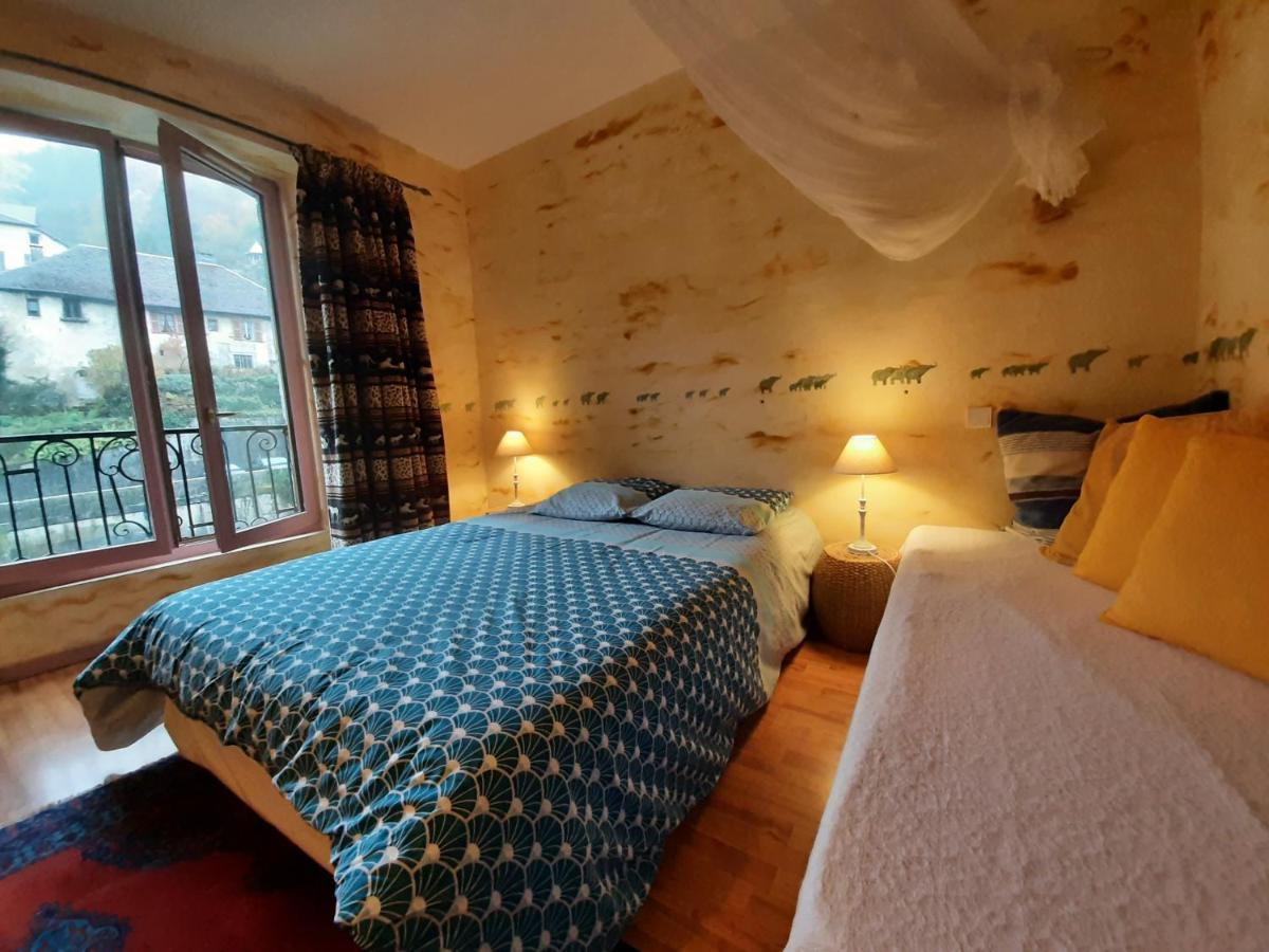 Au Fil De Lods Bed & Breakfast エクステリア 写真